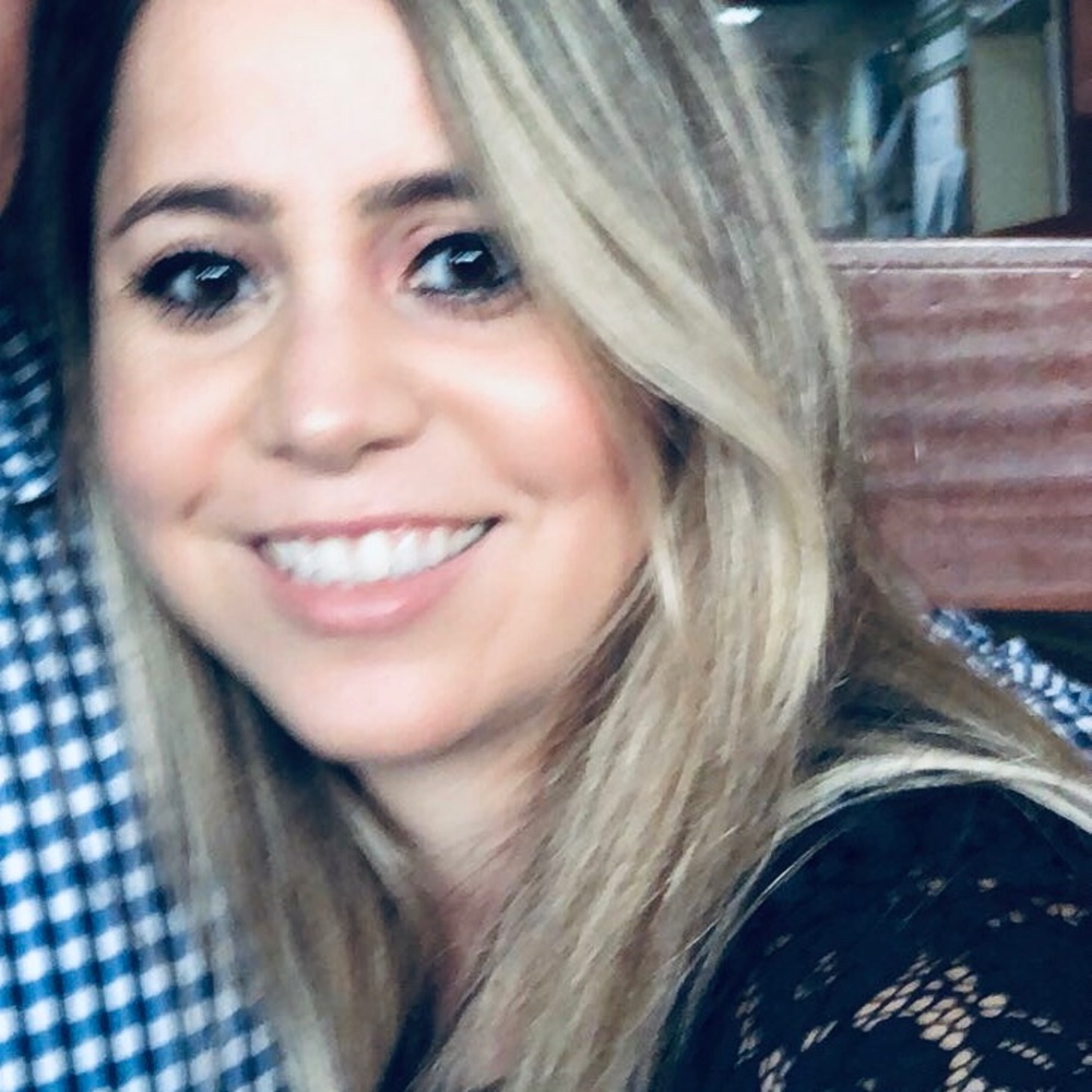 Meet your Posher, Esmeralda